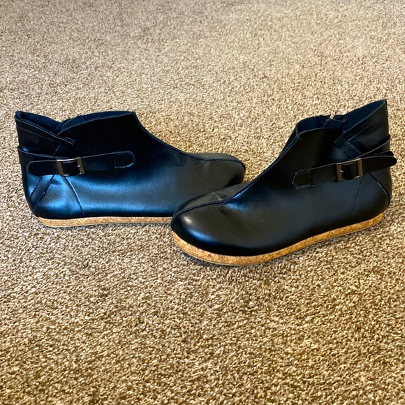 Black, side-buckle, zip ankle boots - Picture 2 of 4